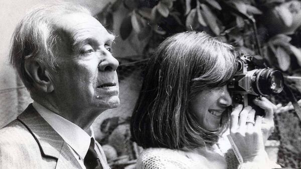 Borges y María Kodama, el escritor pasó sus últimos días en Ginebra, Suiza, donde murió el 14 de junio de 1986