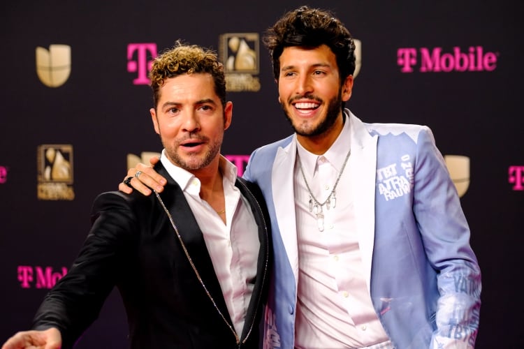 David Bisbal and Sebastian (Foto: Yatra Maris Alejandra Cardona/Reuters)