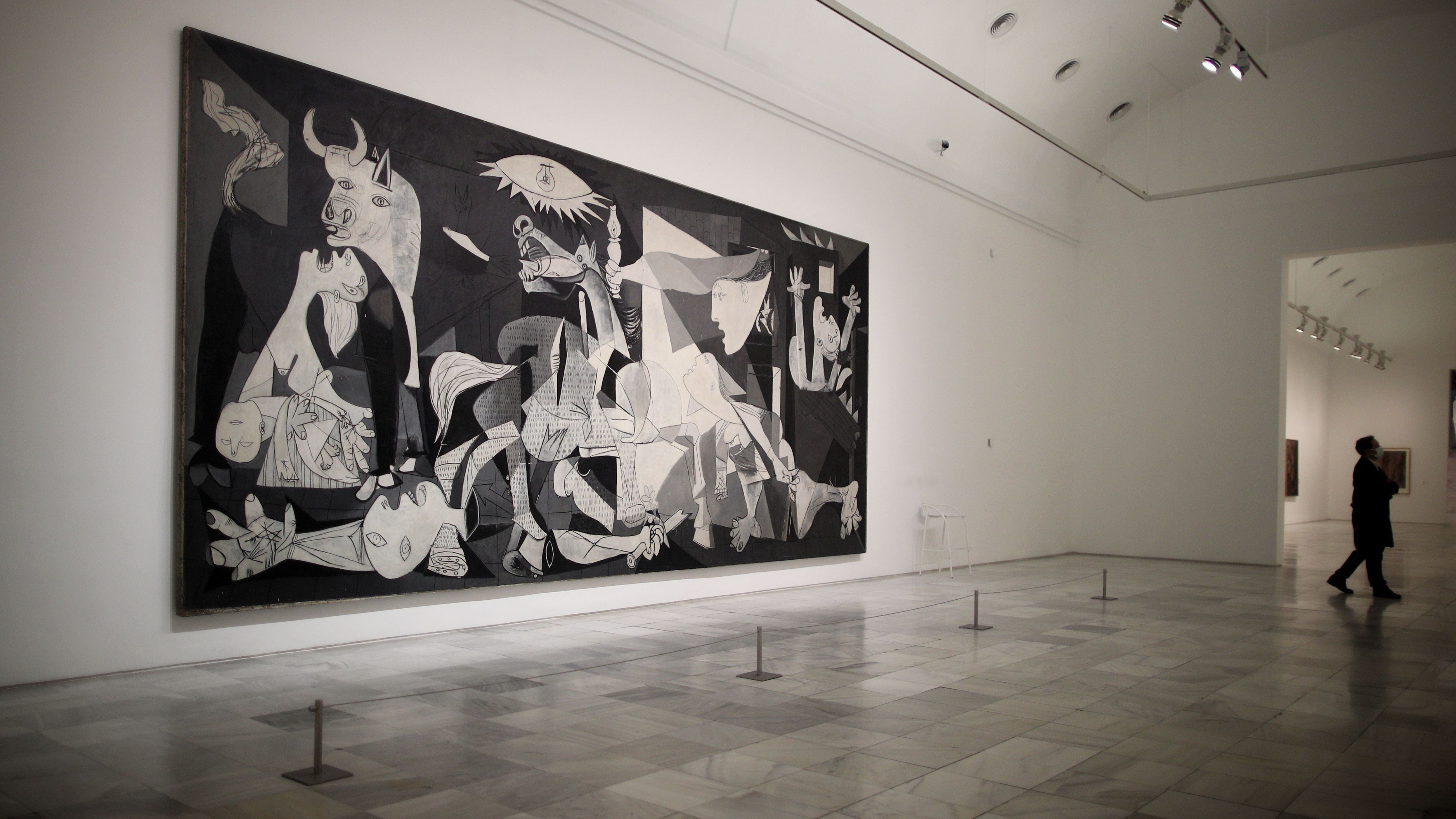 El 'Guernica' de Pablo Picasso, una de las pocas obras que mantiene su lugar en el Museo Reina Sofía de Madrid. (Eduardo Parra - Europa Press)