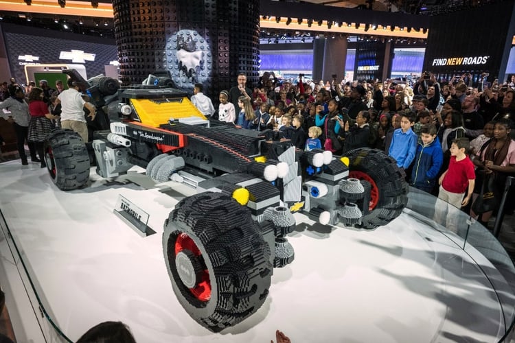 El Batimóvil construido por General Motors fue presentado en el Salón de Detroit 2017