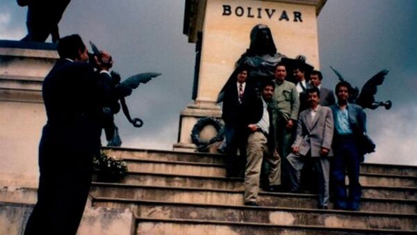 Petro (arrriba a la izquierda), junto a Hugo Chávez y otros colegas