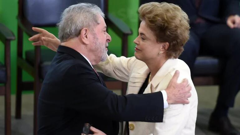Su mentor político, Lula da Silva, siempre la acompañó a Rousseff (AFP)