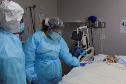 El Centro Cívico del Condado Fronterizo se convirtió en un hospital de crisis de salud (Foto: Callaghan O'Hare / Reuters)