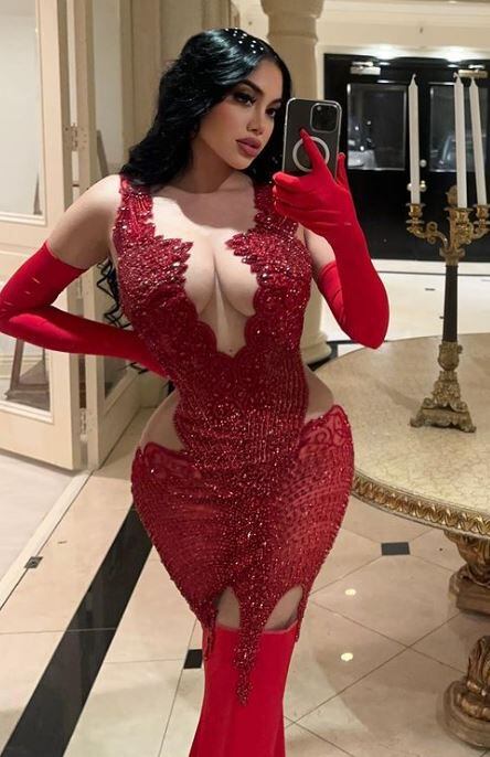 Jailyne Ojeda Ochoa robó suspiros con su deslumbrante vestido rojo dentro del videoclip  (Foto: Instagram/@jailyneojeda)