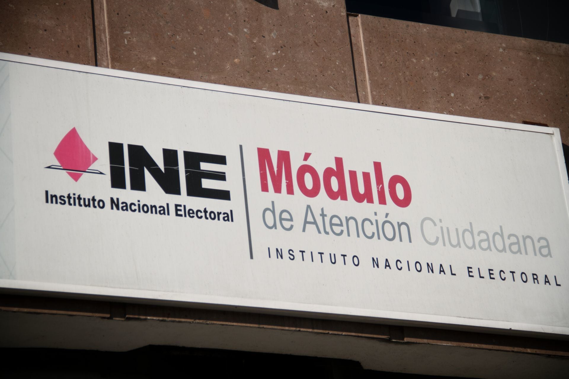 Actualmente la credencial del INE es la principal identificación oficial en México. FOTO: ANDREA MURCIA /CUARTOSCURO.COM