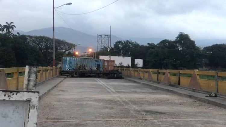 El régimen de Maduro ubicó nuevos obstáculos en la frontera @Gemj1879)