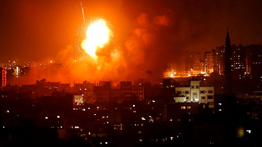 Tras Los Ataques Aéreos Israel Y Hamas Acordaron Un Frágil Alto El