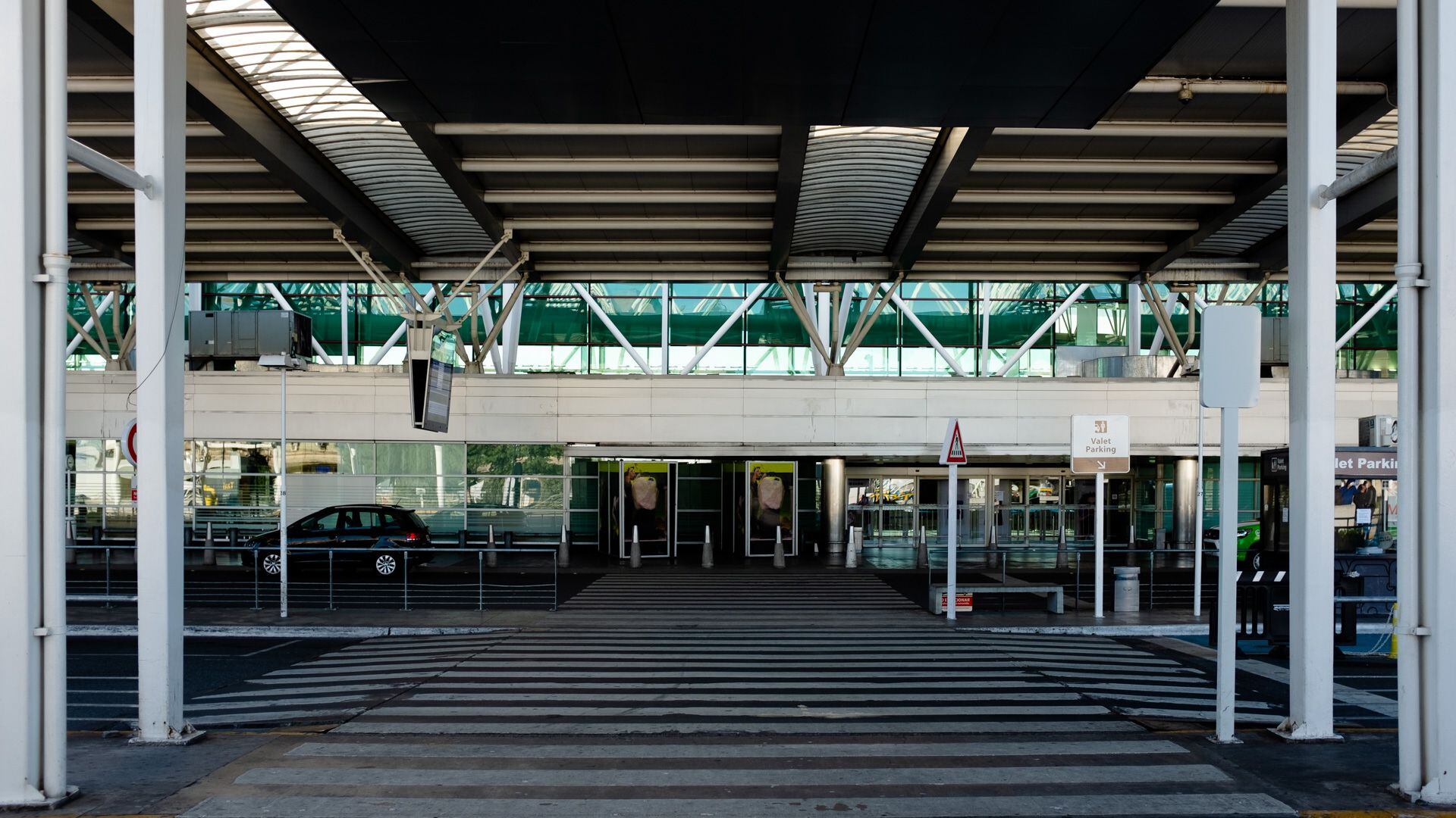 El Aeropuerto Internacional de Ezeiza en tiempo de pandemia (Adrián Escandar)