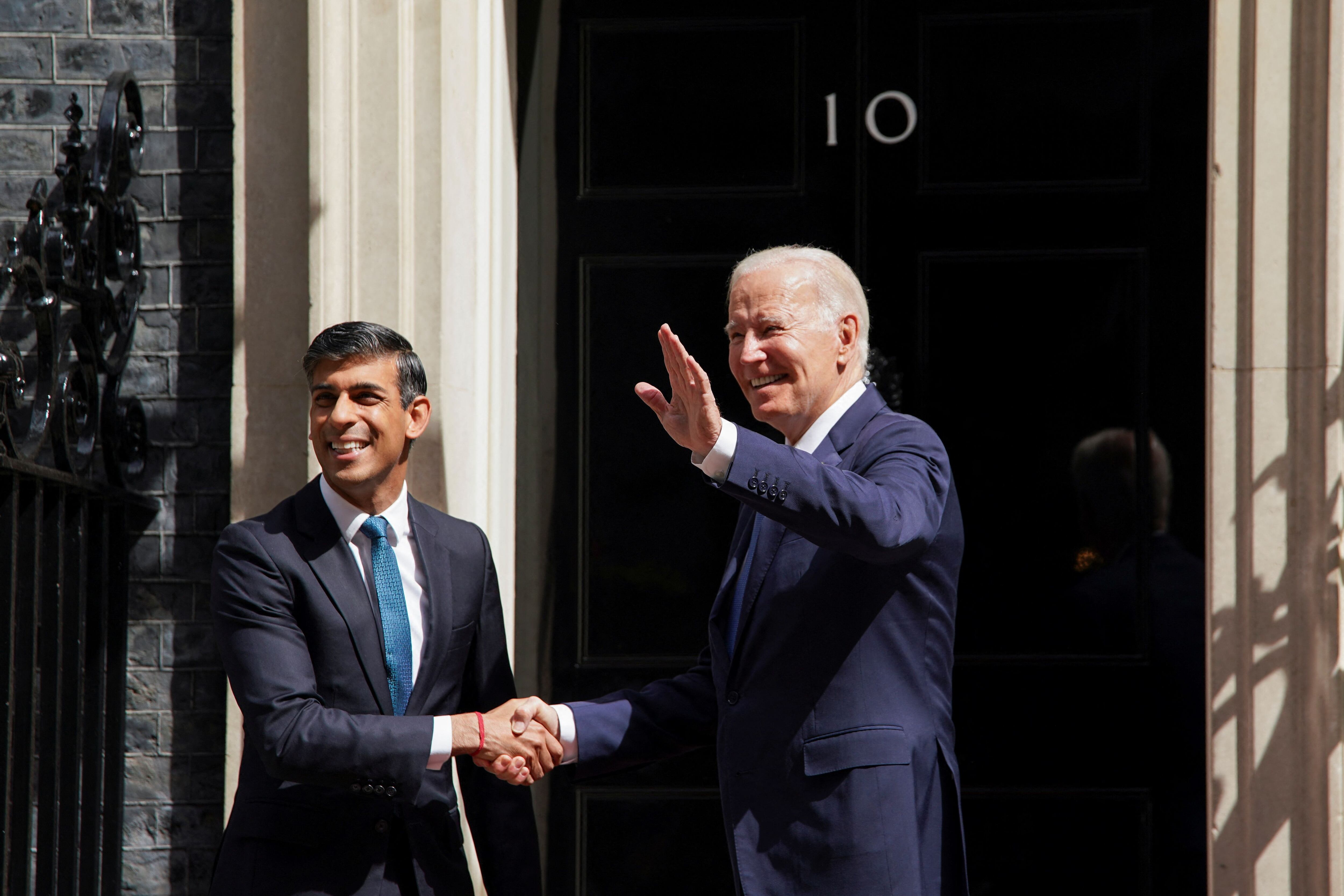 Rishi Sunak y Joe Biden en Downing Street (Reuters)