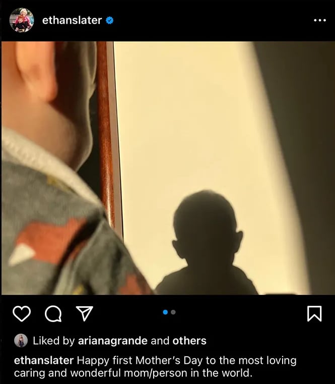 Ethan Slater publicó en mayo una felicitación a su esposa por el día de la madres. Ariana Grande le dio "me gusta" a la publicación