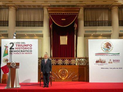 Andrés Manuel López Obradro sorprendió con la corta duración de su discurso (Foto: Twitter@cuartodeprensa1)