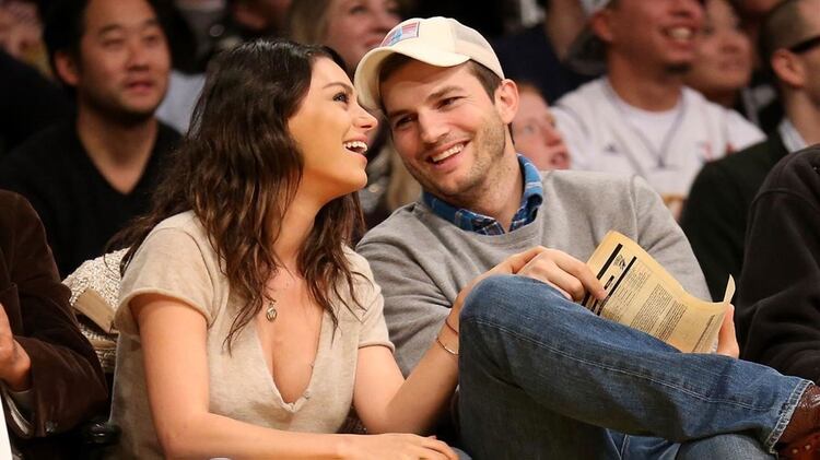 Ashton Kutcher y Mila Kunis se casaron en secreto en julio del 2015 (AFP)