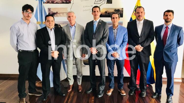 Guaidó le solicitó a Porreti que organice una reunión bilateral con Mauricio Macri
