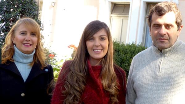Constanza Luciardi, Elena Cartagena y Mario Arena son los científicos del Conicet detrás del nuevo estudio sobre la mandarina