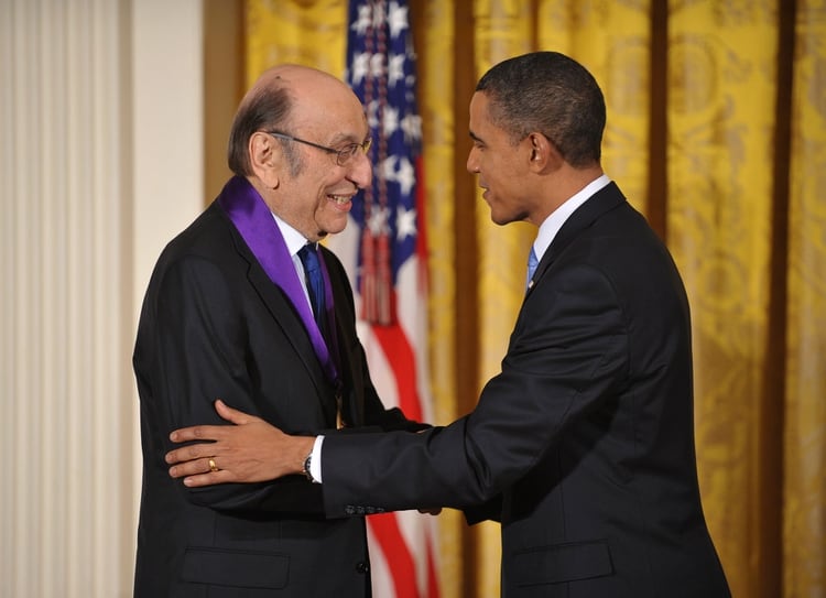En 2009 el entonces presidente Obama le entregó a Glaser la Medalla Nacional de las artes en Washington (AFP)