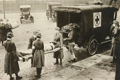 La gripe de 1918 infectó a una de cada tres personas del mundo y mató entre el 2,5% y el 5% de la población.