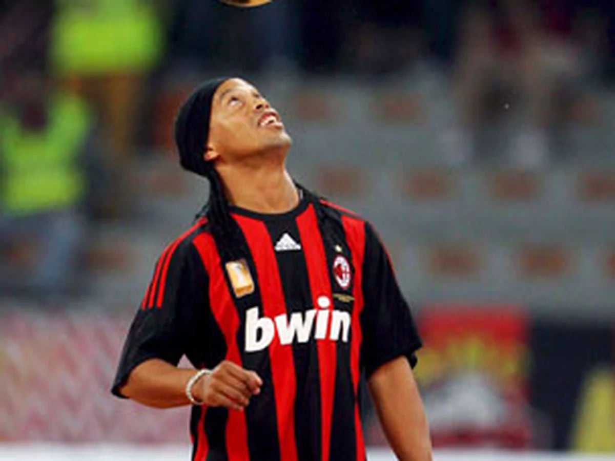 número 80 en la camiseta del Milan - Infobae