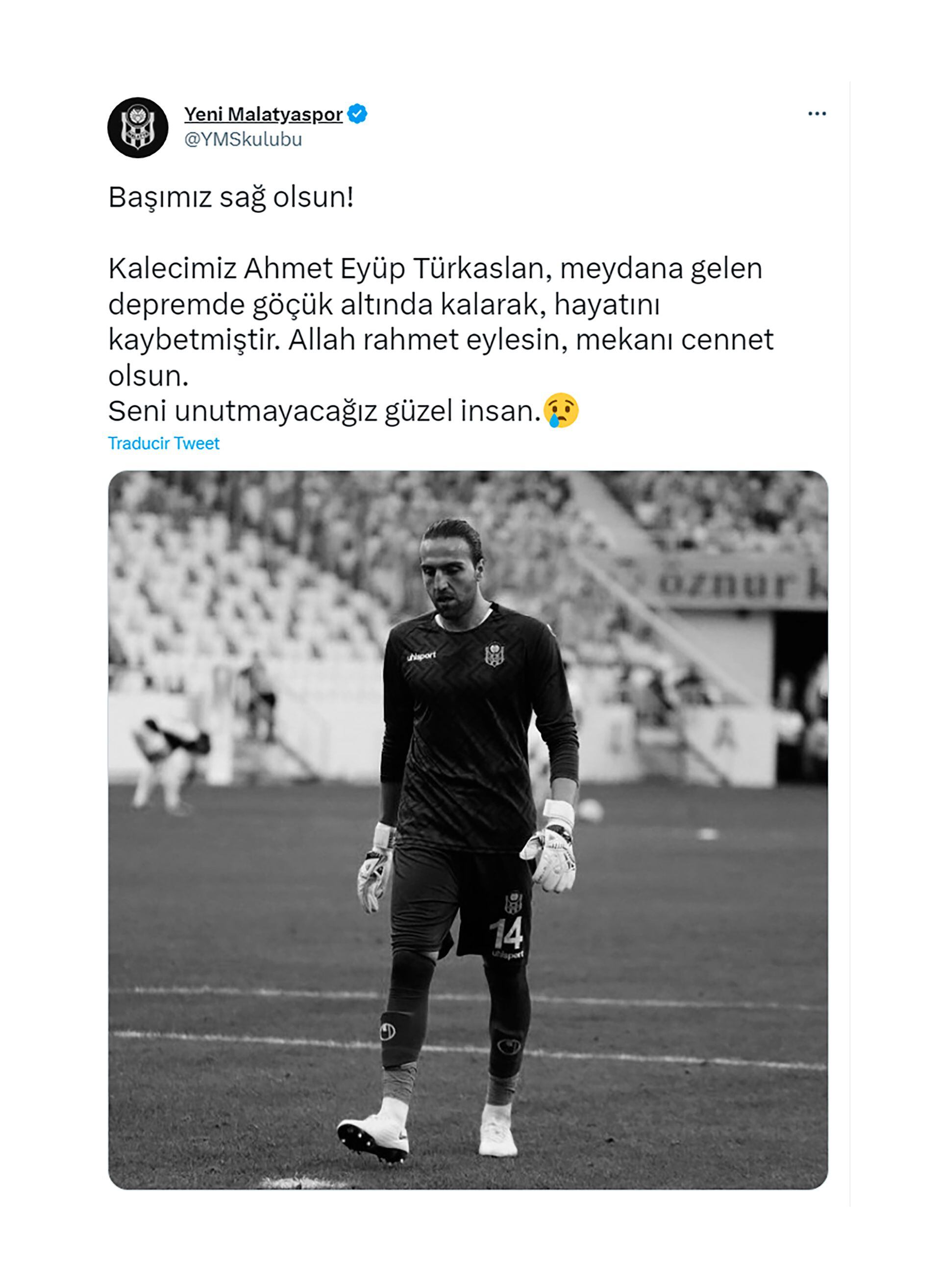 La emoción del entrenador Yilmaz Vural al informar que el arquero suplente del equipo falleció en el terremoto