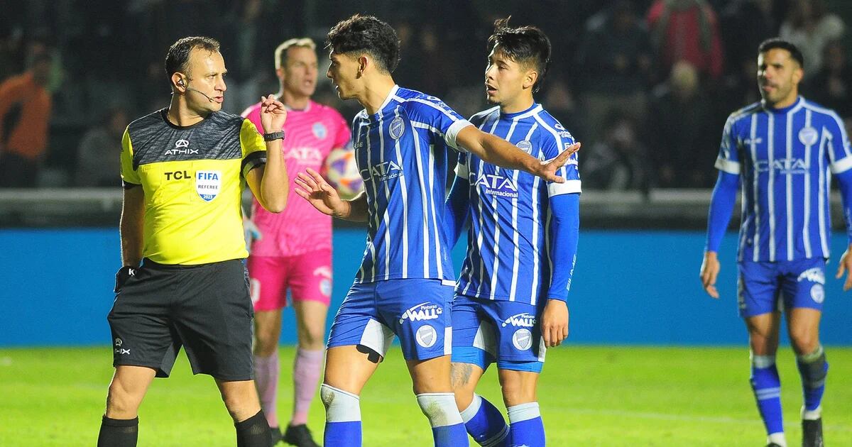 “Ora non ti accuserò di niente”: la dura dichiarazione di Godoy Cruz contro l’arbitro Dario Herrera