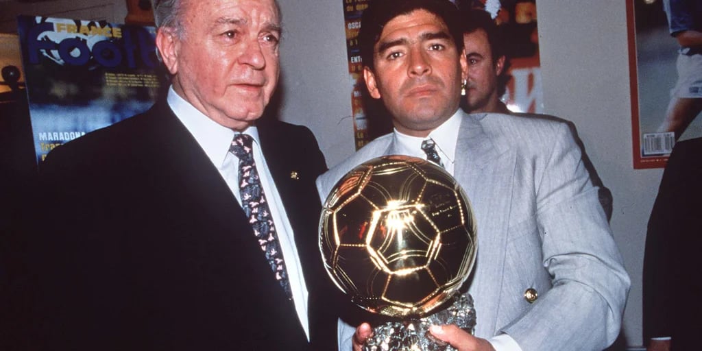 El triste final del segundo Balón de Oro que recibió Maradona y el reconocimiento único que su partida le negó