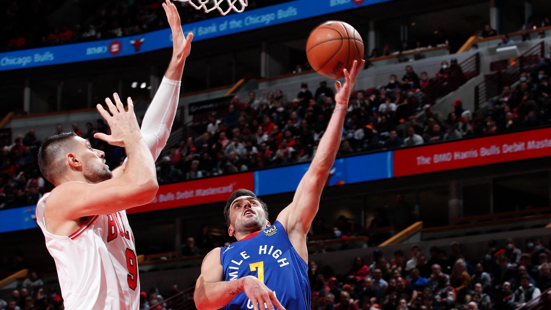 NBA Campazzo contra Chicago 1920