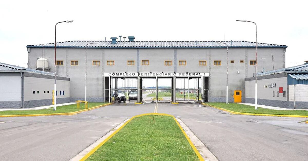 Federal justice prosecuted 54 prison guards for torture at Ezeiza prison