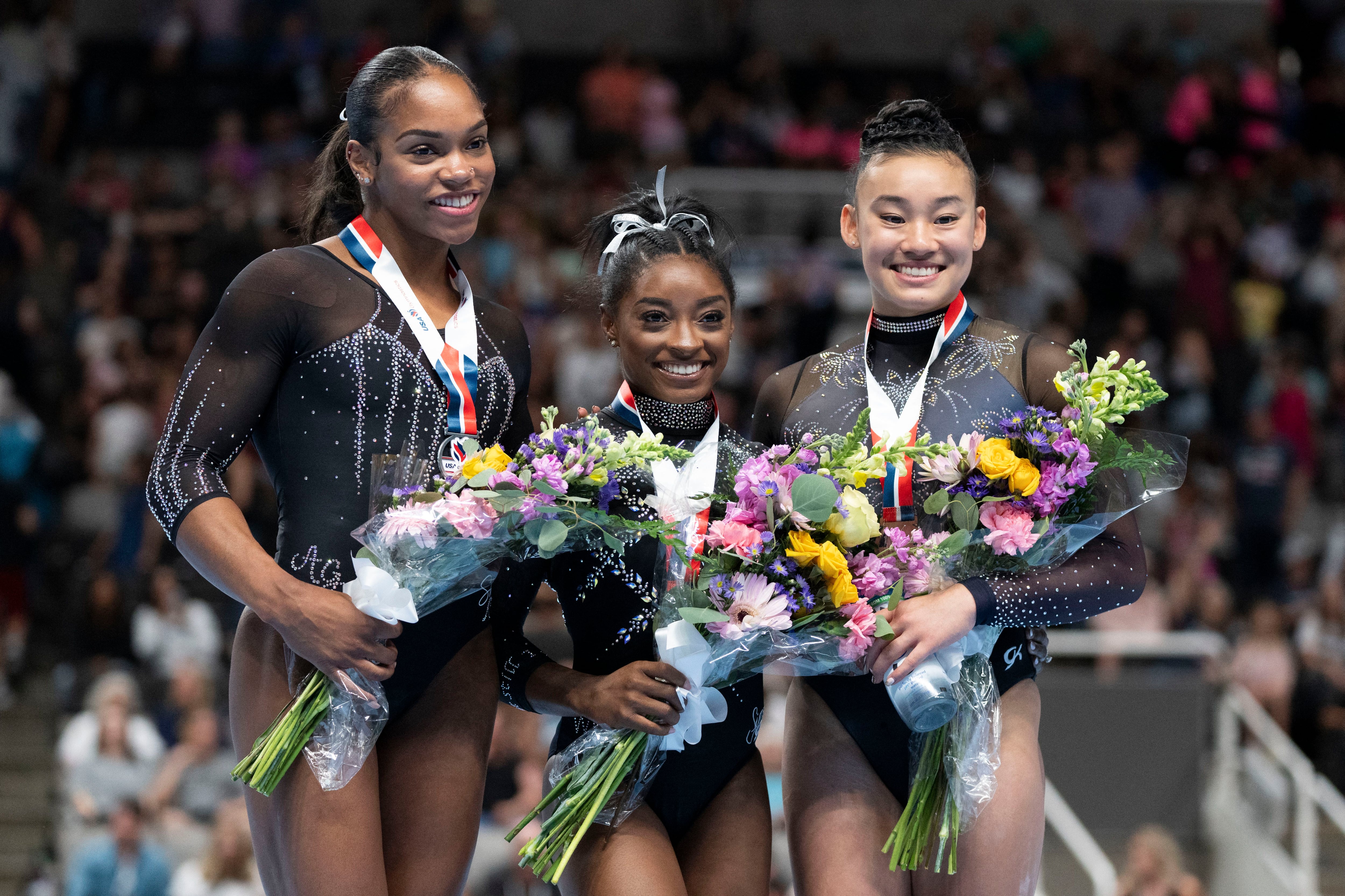  Shilese Jones (izquierda) y Leanne Wong (derecha) la acompañaron en el podio (Reuters)