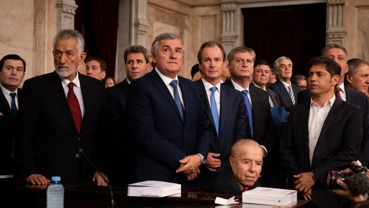 El ex Jefe de Estado escuchó el discurso de Alberto Fernández al lado de Axel Kicillof, gobernador de Buenos Aires (Adrián Escandar)