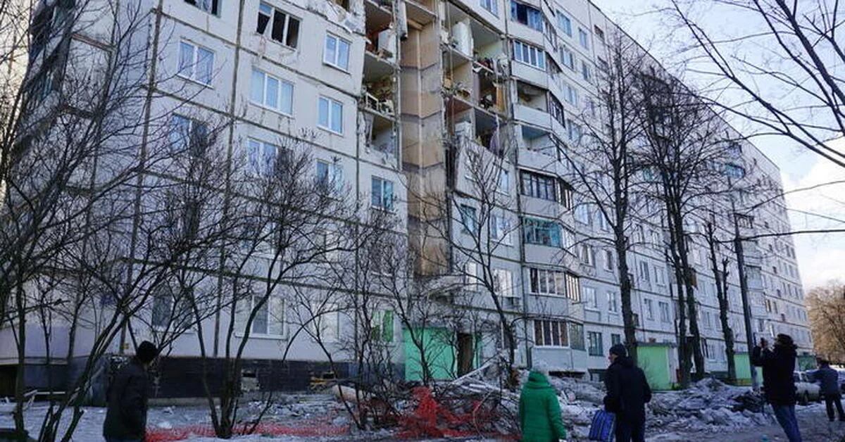 En el centro de Járkov, en las Cigarras de Ucrania, así es el bombardeo de la eyaculación.