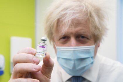 El primer ministro británico Boris Johnson aseguró que la vacuna de AstraZeneca es “segura" (Jeremy Selwyn/Pool via REUTERS)