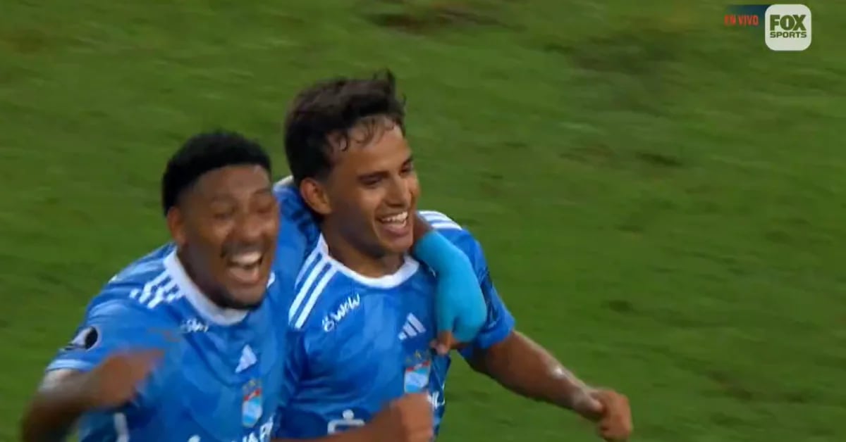 Huge goal by Jhilmar Lora against Nacional to qualify Sporting Cristal for the Copa Libertadores