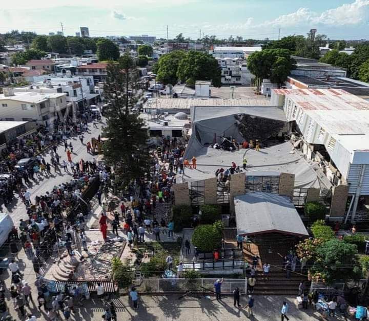 Al sitio acudieron personas para ayudar en las labores 
(Foto: Twitter/@TamaulipasI)