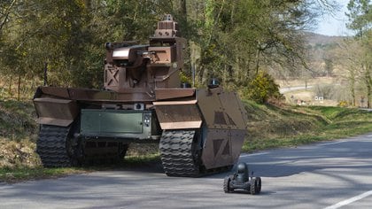 Otro de los robots terrestres usados por escuela militar Saint-Cyr Coëtquidan (@SaintCyrCoet)