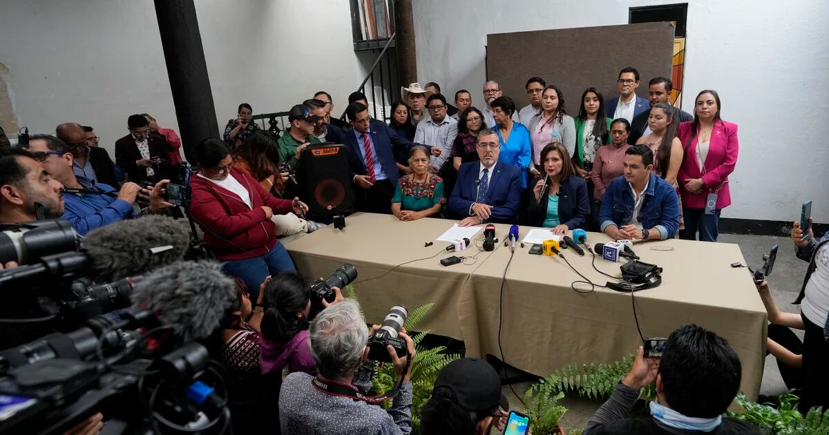 Guatemala’s Constitutional Court issued an ambaro to protect the Seed Movement from suspension.