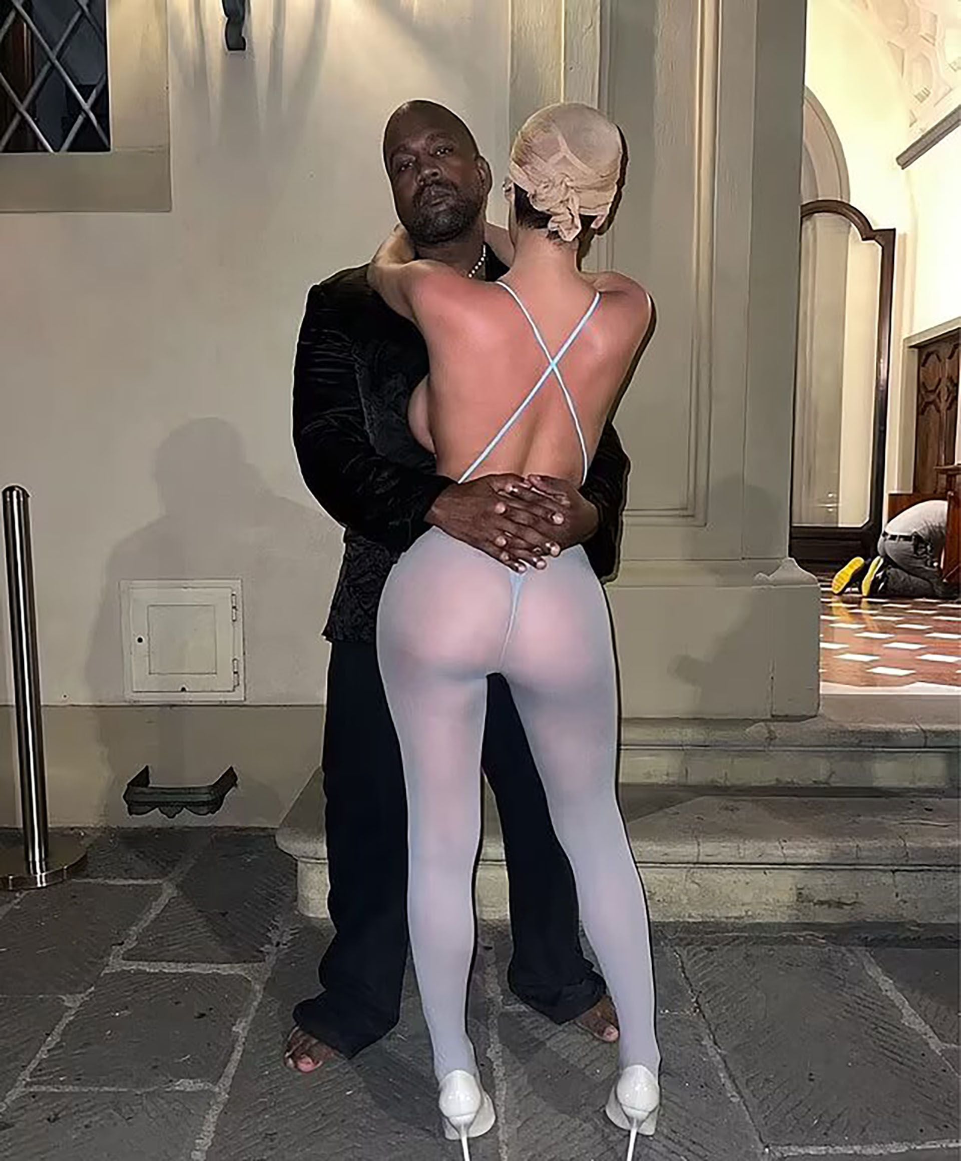 Los medios italianos destacaron que "West ha encontrado a su nueva musa"