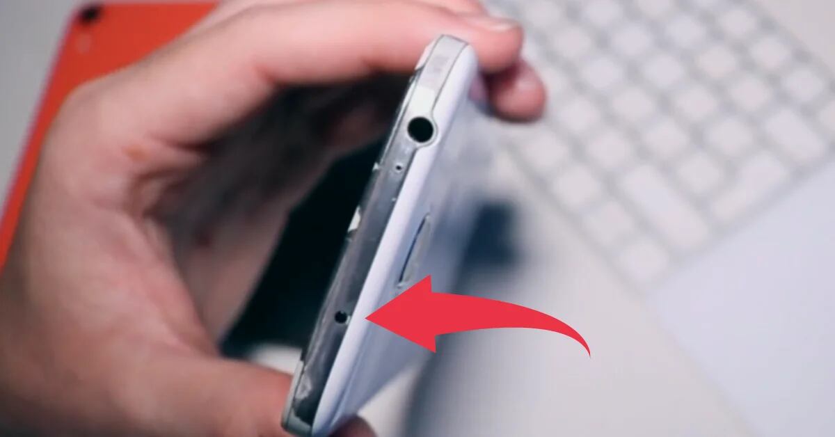 ¿Por qué tu teléfono Android tiene un pequeño agujero y para qué sirve?