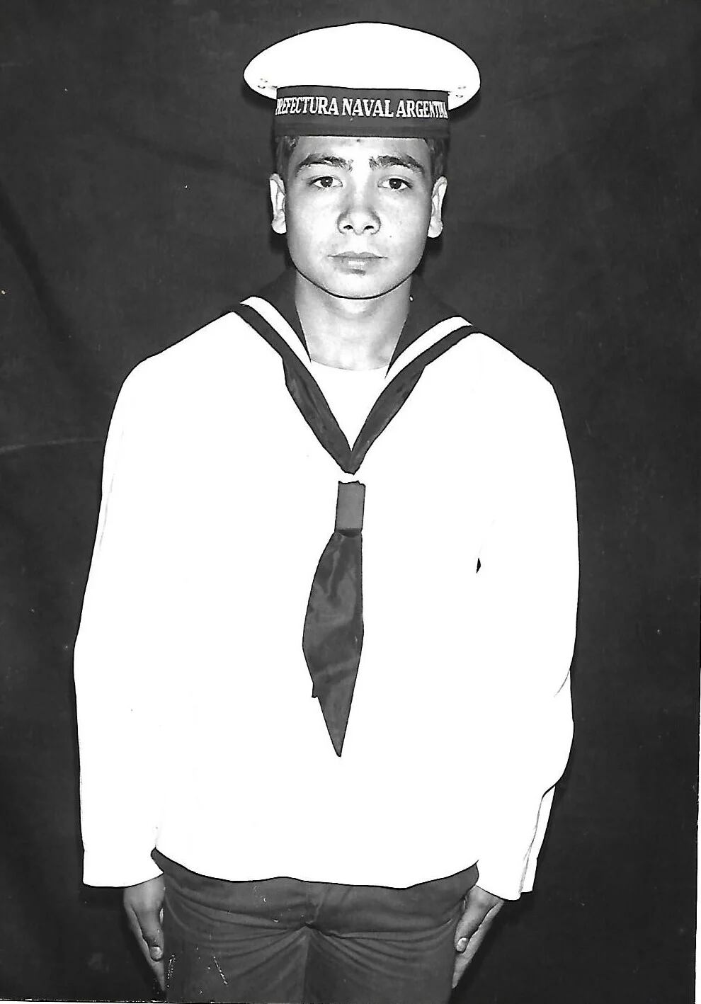 Jorge con su uniforme de la Prefectura Naval Argentina