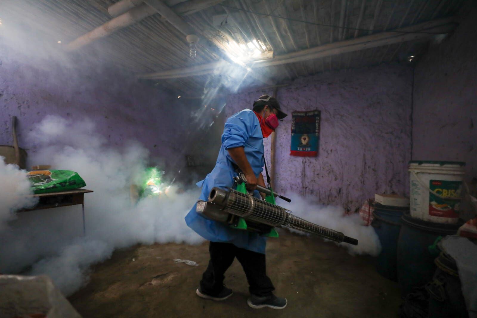 Fumigación dengue en Peru