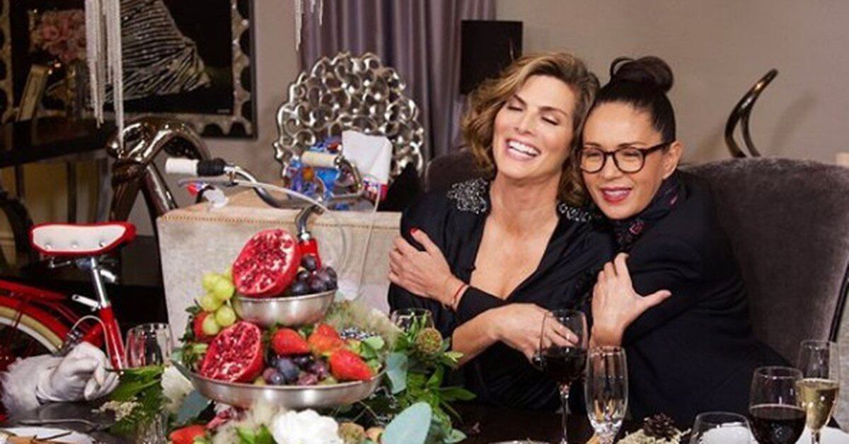 Que Vivan Las Novias Yolanda Andrade No Solo Esta Feliz Por La Boda De Su Ex Montserrat Oliver Tambien Le Ayudara A Organizarla Infobae La conductora mexicana conversó con la revista tvnotas y señaló que tiene pruebas para confirmar que el cantante ahorcó y pateó a la actriz de te. que vivan las novias yolanda andrade