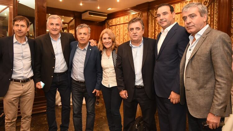 Naidenoff, Morales, Cornejo, Negri, Valdés y Cano. Prensa UCR