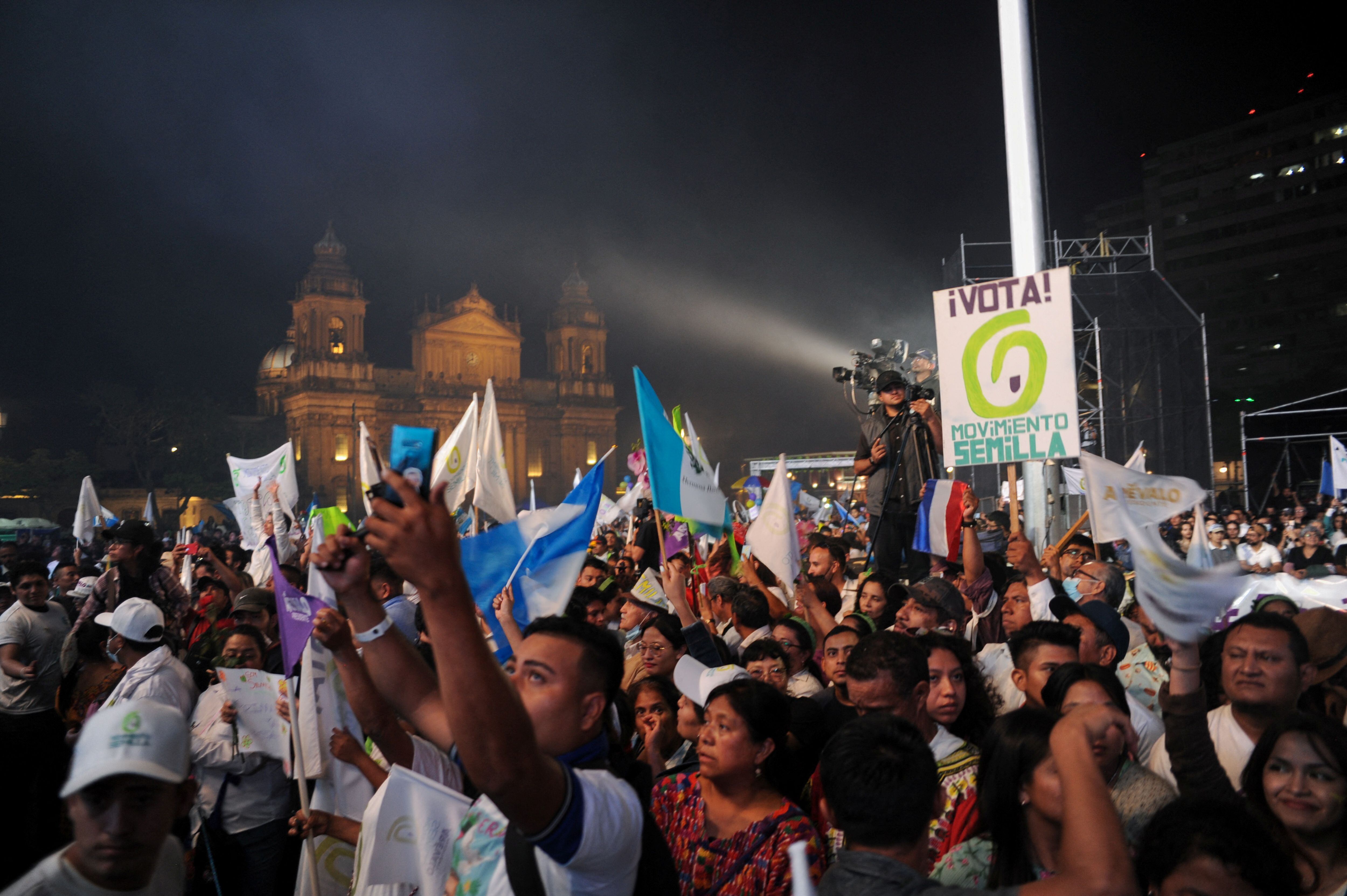 Bernardo Arévalo, presidente electo de Guatemala, ganó el balotaje con apoyo masivo del voto joven. August 16, 2023. REUTERS/Cristina Chiquin