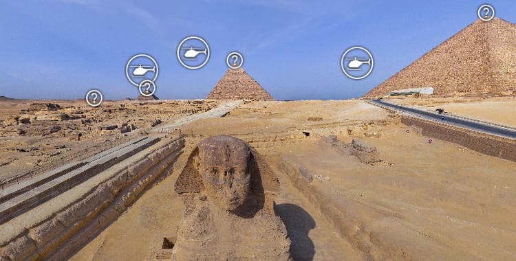 La esfinge, en Egipto y detrás la Gran Pirámide de Giza 