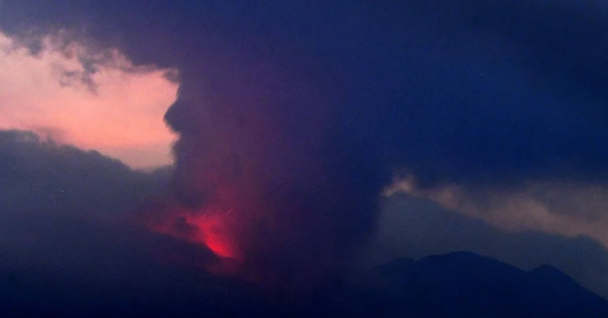 Japón ha declarado alerta máxima por la erupción del volcán Sakurajima