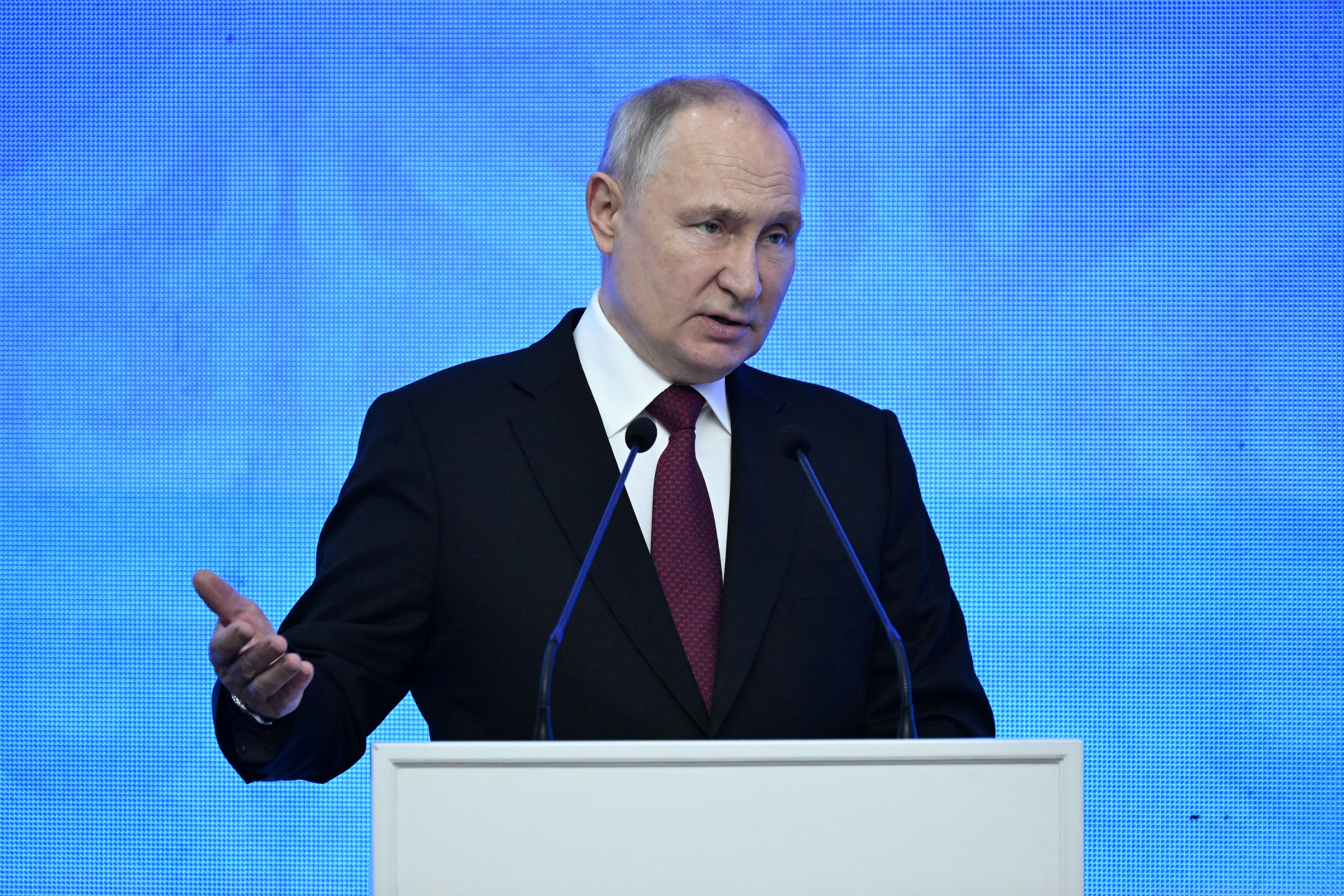El presidente ruso Vladimir Putin pronuncia un discurso después de las conversaciones entre Rusia y Kirguistán en Bishkek, Kirguistán, el 12 de octubre de 2023. Sputnik/Pavel Bednyakov/Kremlin vía REUTERS