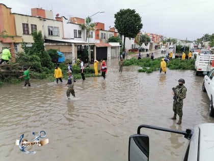 Se reportaron 11,4557 viviendas afectadas y tres puentes con daños y 147 cortes carreteros en diversos estados (Foto: Twitter SEMAR_mx)