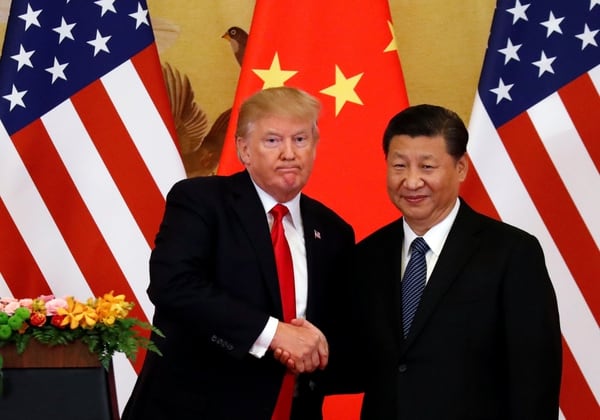 Las tensiones comerciales entre los Estados Unidos y China deterioran las inversiones, según la OCDE (REUTERS/Damir Sagolj)