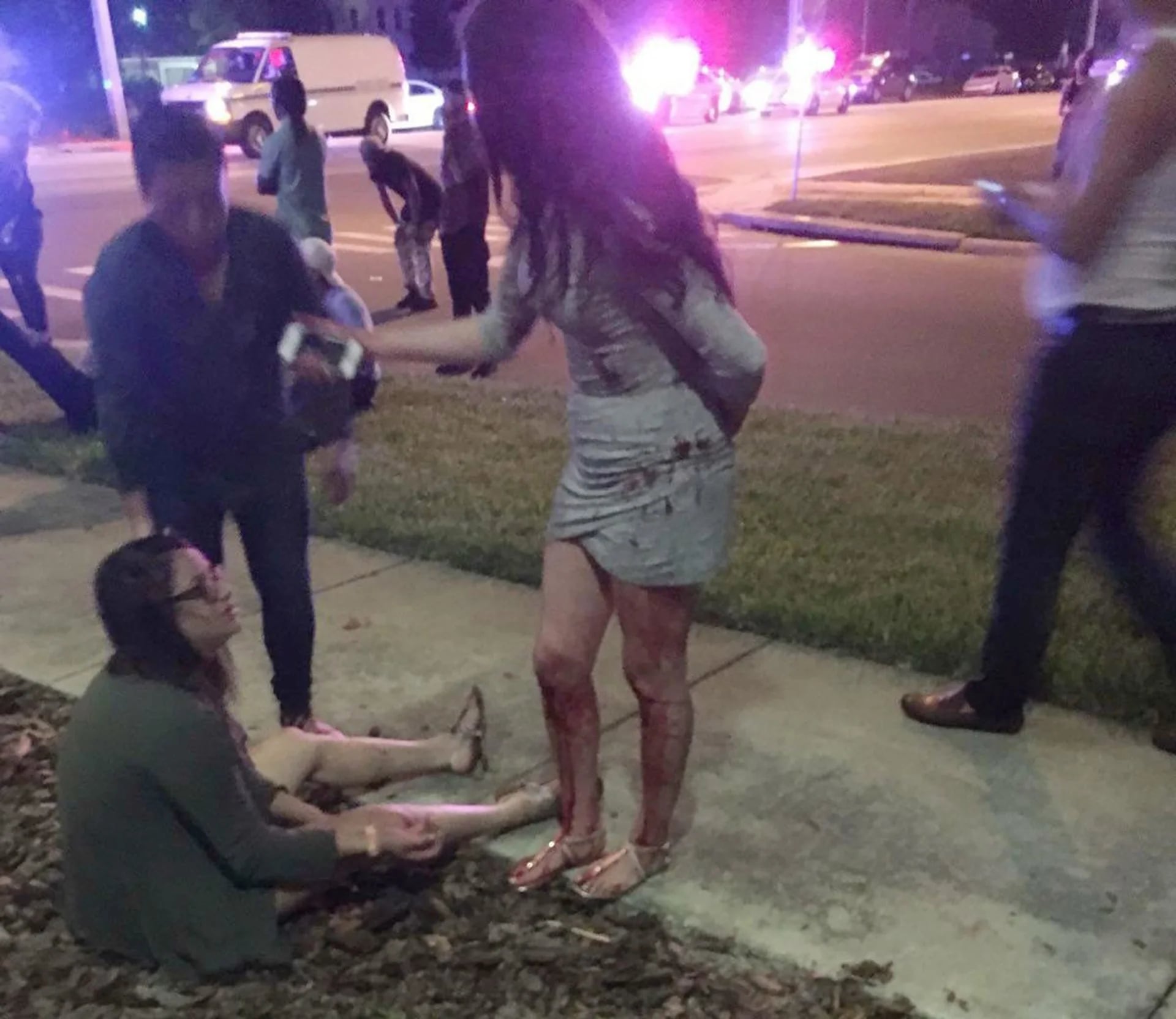 Algunas de las personas heridas luego del tiroteo en la discoteca gay de Orlando. (@ElHuffPost)