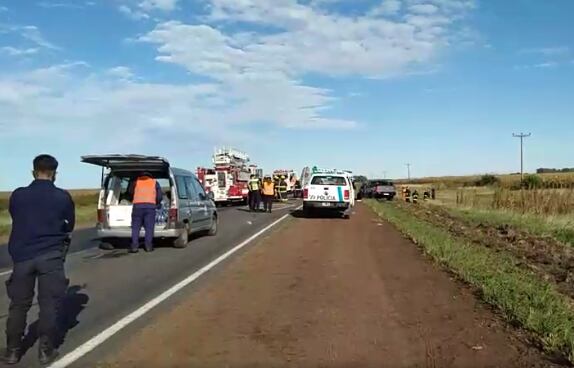 Epi: Tragedia en la ruta 188: choque frontal entre una ambulancia y una camioneta muy cerca de Lincoln