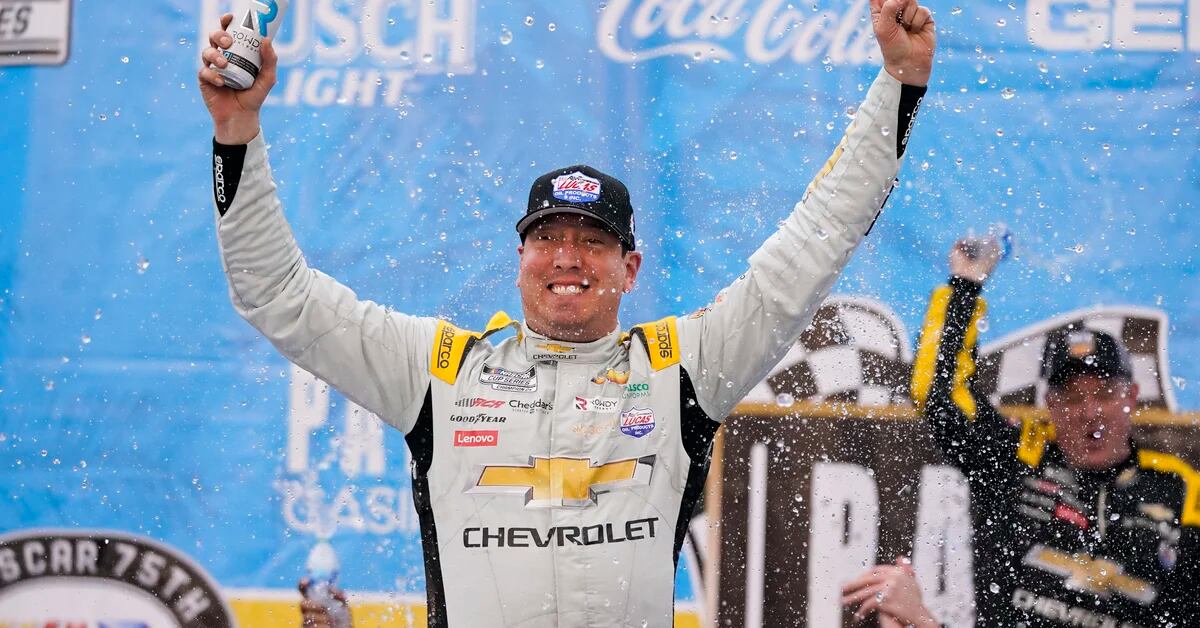 Busch earns his first NASCAR win by shutting down Fontana