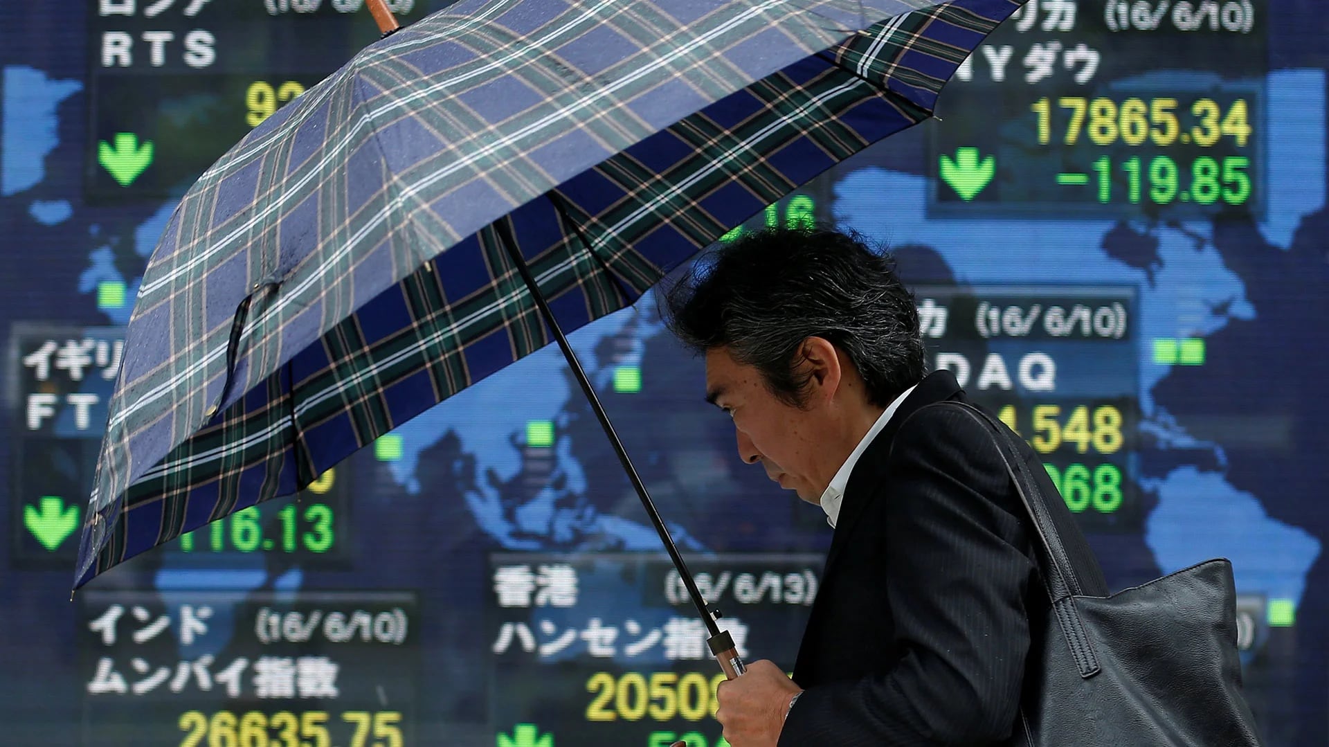 Asia no es inmune al Brexit, y eso también se refleja en el índice Nikkei de la Bolsa de Tokio (Reuters)